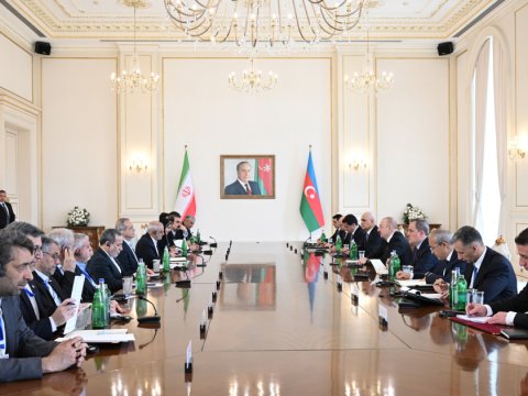 Prezidentlərin geniştərkibli görüşü olub - YENİLƏNİB