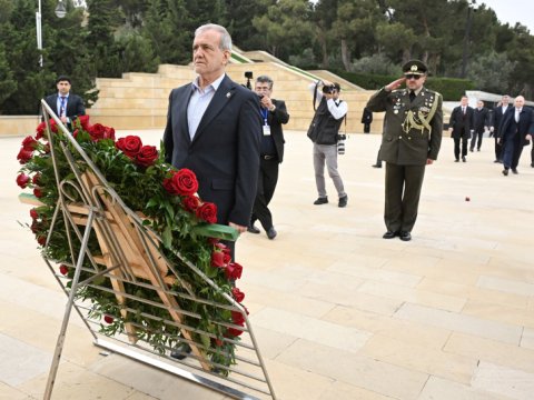 Pezeşkian Şəhidlər xiyabanında - FOTO