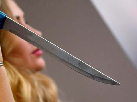 Sumqayıtda qadın ərini BIÇAQLADI