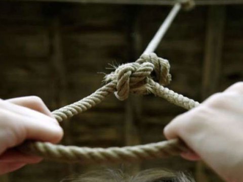 Zaqatalada gənc qız özünü asdı