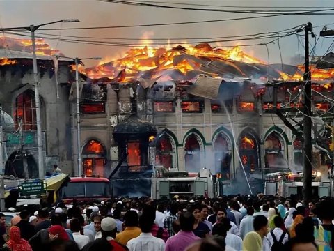 Oteldə dəhşətli yanğın - 14 ÖLÜ