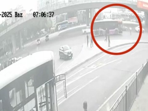 20 Yanvarda özünü maşınların altına atan şəxs AXTARILIR