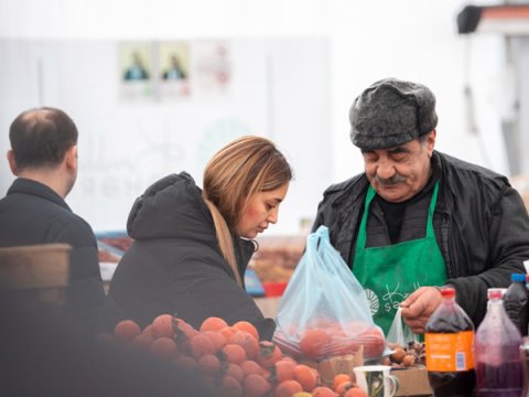 Bazarlarda niyə sanitar-gigiyena qaydalarına riayət edilmir?