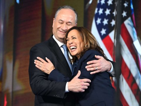 Tramp Harrisin ərini işdən çıxardı&nbsp;