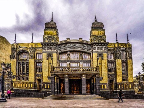 Nazir direktor müavinini işdən çıxardı