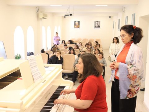 Müəllimlərin attestasiyası ilə bağlı təlimlər başladı