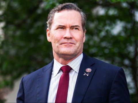 Trampın müşaviri istefaya gedir