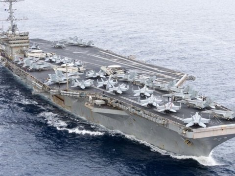 Fələstinə yardım aparan gəmi dronla vuruldu