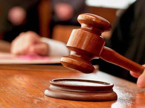 Sayt rəhbəri hakim qarşısına çıxarılır