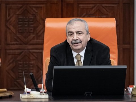 Sırrı Sürəyya Öndər öldü