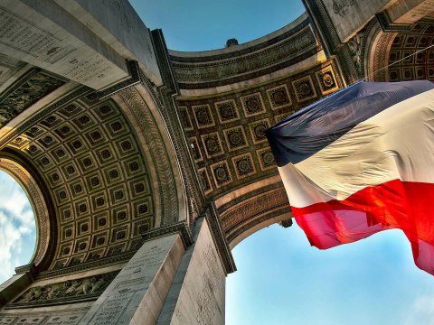 Fransanın dövlət borcu təhlükəli həddə