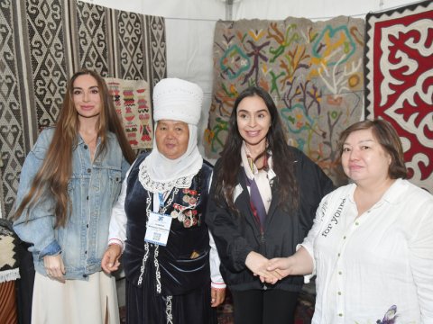 Leyla və Arzu Əliyevalar Xalça Festivalında - FOTO