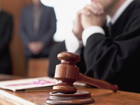 Azərbaycanda məhkəmə sədri özü barəsində qərar QƏBUL ETDİ