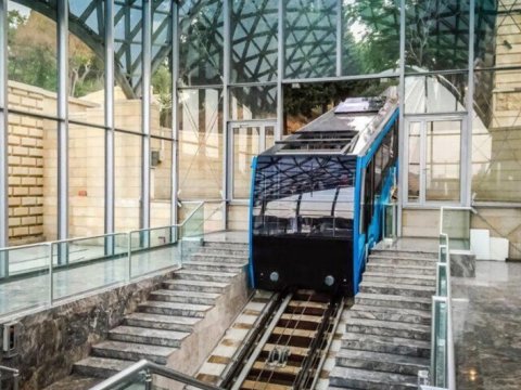 65 yaşlı Bakı Funikulyoru bu gün PULSUZDUR