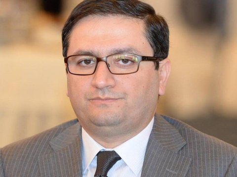 Mətbuat katibi işdən çıxdı