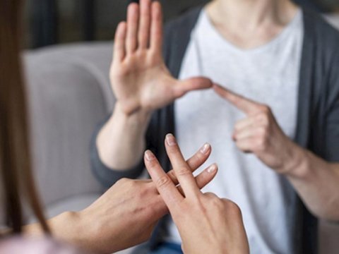 İşarət dili yalnız bu televiziyalara tətbiq ediləcək - Rəsmi