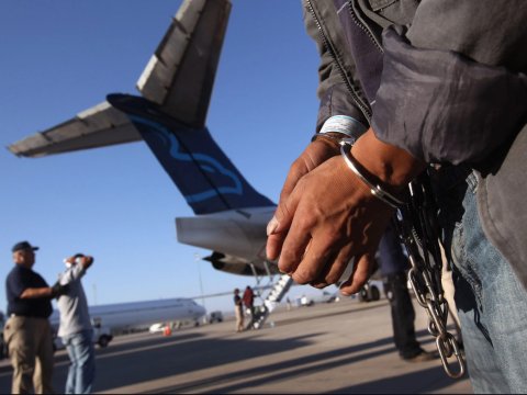 Almaniya 17 nəfəri Azərbaycana TƏHVİL VERDİ