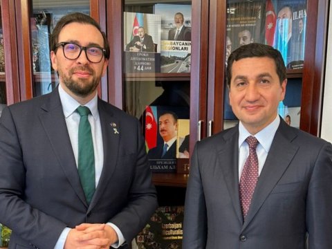 Hikmət Hacıyev NATO nümayəndəsi ilə görüşdü&nbsp;