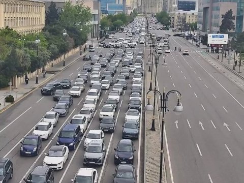 18 yolda tıxac var - SİYAHI