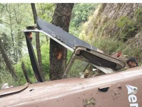 Hindistanda helikopter qəzaya uğradı - Ölənlər var