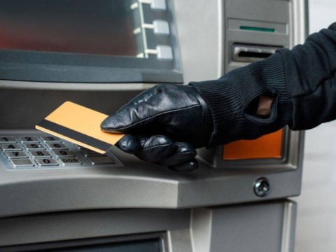 Bank kartlarından 33 min manatdan çox pul&nbsp;oğurlandı