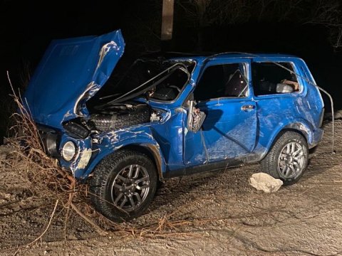 Kəlbəcərdə "Niva" çaya aşdı - Sürücü xəsarət aldı