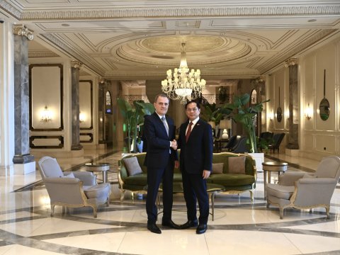 Ceyhun Bayramov Vyetnam xarici işlər naziri ilə görüşdü