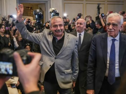 Sırrı Süreyya Öndərə sui-qəsd edilibmiş - DETALLAR