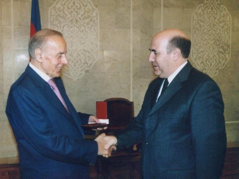 Müstəqil Azərbaycan səhiyyəsinin MEMARI