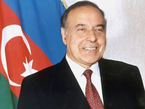 Zaman keçdikcə Ulu Öndərin böyüklüyü daha aydın görünür!