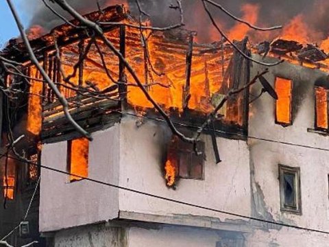 Bakıda 5 otaqlı ev YANDI