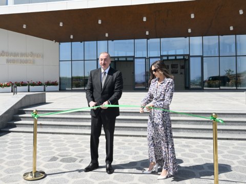 İlham Əliyevlə xanımı Ağdam Muğam Mərkəzinin AÇILIŞINDA