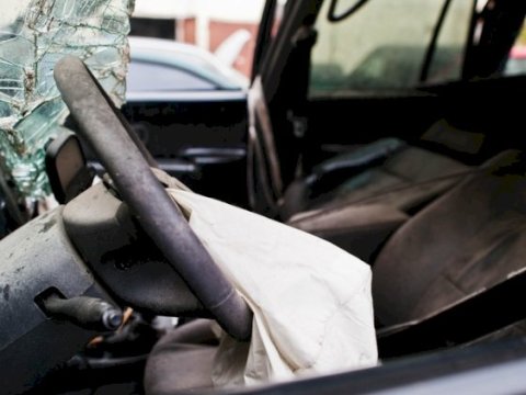 Yük maşını ilə mikroavtobus toqquşdu - Xəsarət alanlar var