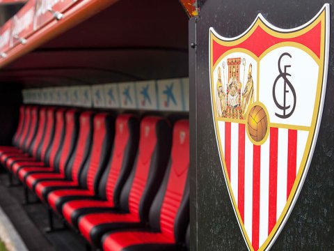 Azarkeşlər klubun&nbsp;bazasına hücum etdilər