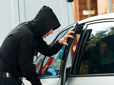 Yük maşınından 600 litr yanacaq oğurlandı