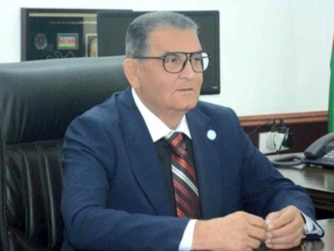 SSRİ bayrağı qaldıran sədr: "Türkiyə bayrağına niyə bir söz demirsiniz..."