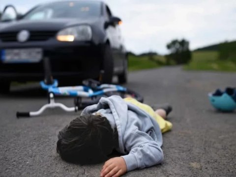 Bərdədə 8 yaşlı uşağı maşın vurdu