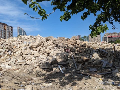 Bakıda tarixi binanın sökülməsi iddiasına RƏSMİ CAVAB