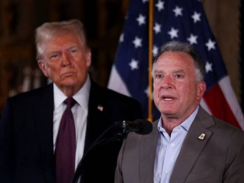 Tramp İstanbul danışıqlarına onları göndərir