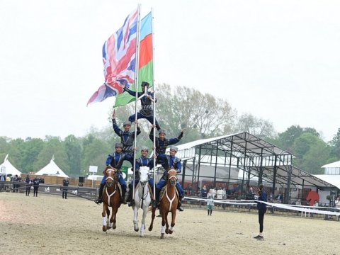 Azərbaycan atları Britaniyada&nbsp;- &ldquo;Land of Fire&rdquo; geri döndü!