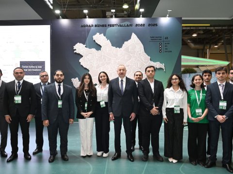 BMU tələbələri beynəlxalq sərgilərdə iştirak edirlər - FOTOLAR