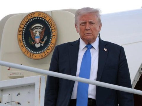 Tramp Qətərdə səfərdədir