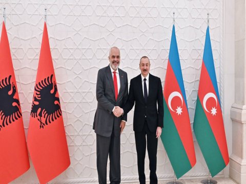 İlham Əliyev Albaniya Prezidentini təbrik etdi