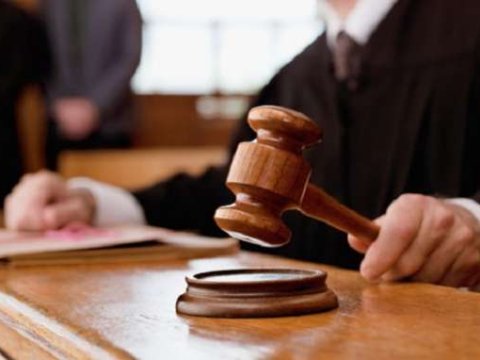 Həyat yoldaşını və qayınatasını öldürən şəxsə ömürlük həbs