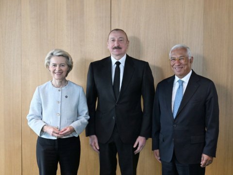 Prezident Antonio Koşta və fon der Lyayen ilə görüşdü