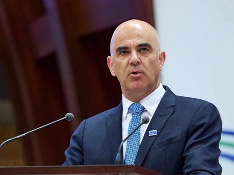 "Azərbaycan və Ermənistan rəhbərliyi ilə danışıqlar aparacağıq"