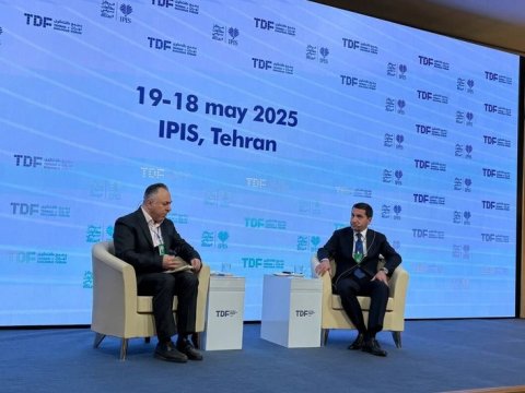 Hikmət Hacıyev: Azərbaycan və İran iqtisadi əməkdaşlığı gücləndirməlidir