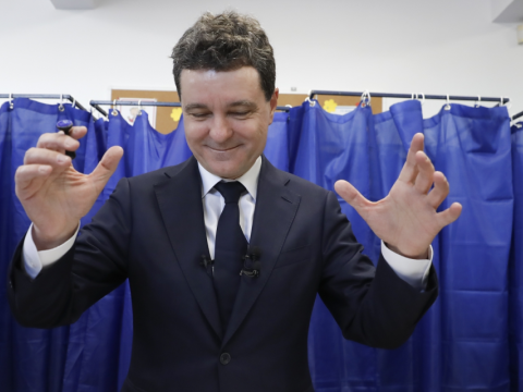 Rumıniyada prezident seçkisinin qalibi məlum oldu