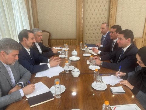 Hikmət Hacıyev İranda keçirdiyi görüşlərlə bağlı paylaşım etdi