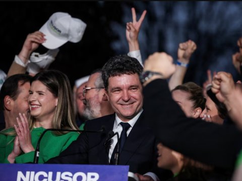 Rumıniyanın yeni prezidenti KİMDİR...